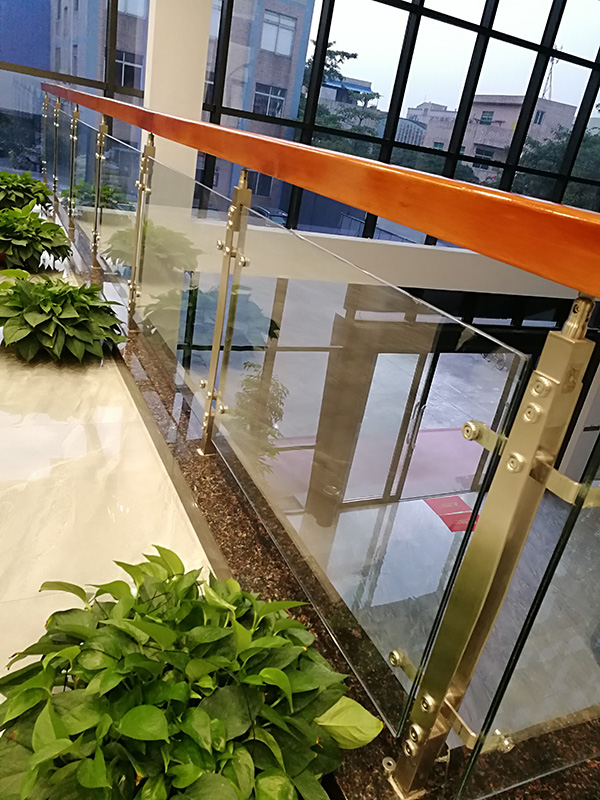 玻璃护栏