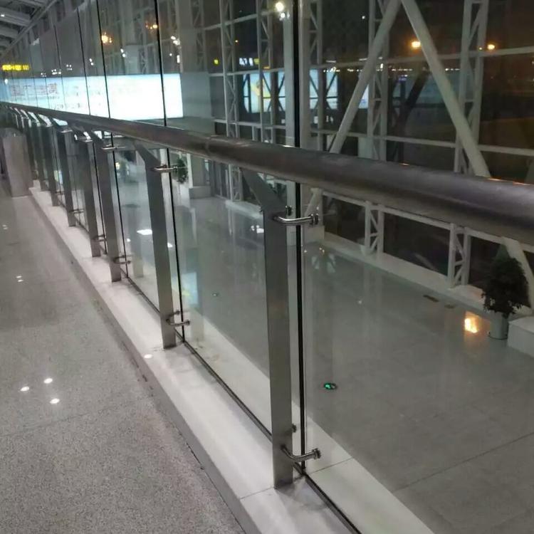 不锈钢立柱