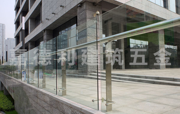 玻璃栏杆