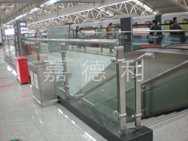 不锈钢立柱