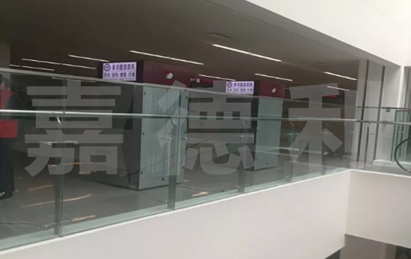 不锈钢立柱
