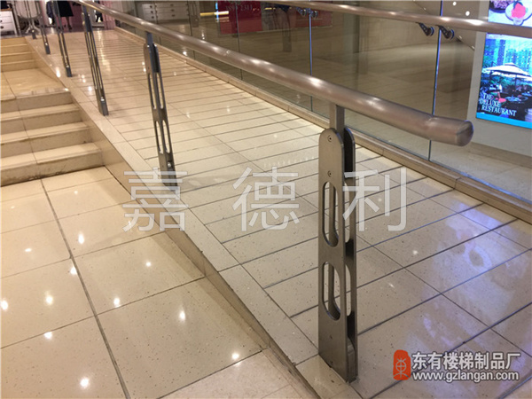不锈钢立柱