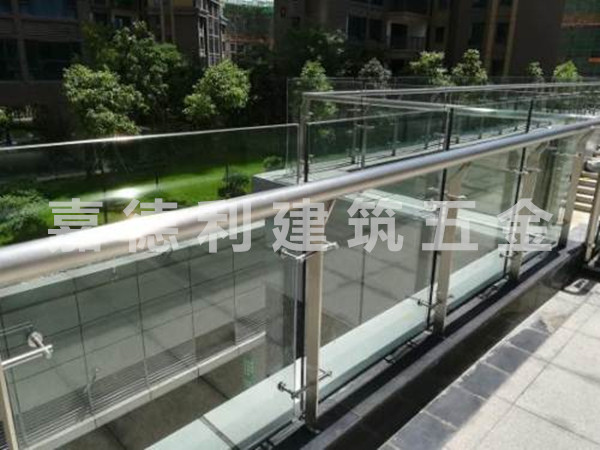 不锈钢立柱